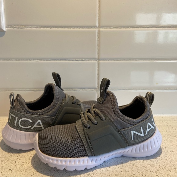 Nautica Gray Shoes for Kids size 6 Toddler - Picture 3 of 11